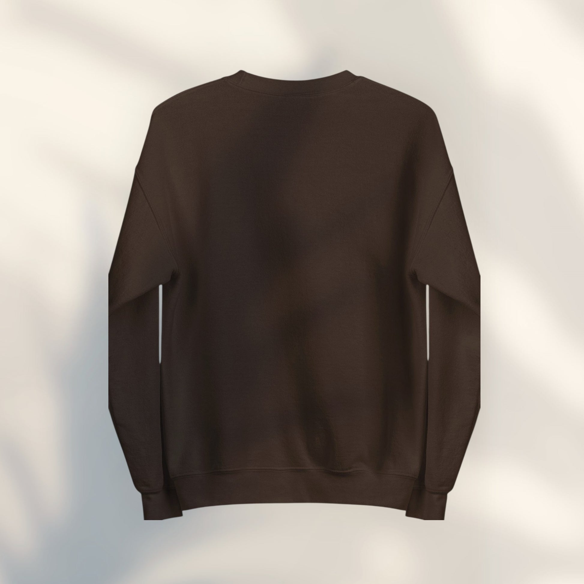 JJ Luxury House donkerbruine unisex sweater met ronde hals en een comfortabele pasvorm voor een casual western look.